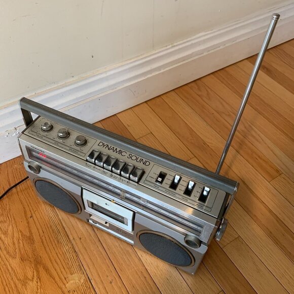 Vintage 1980's Toshiba AM/FM Portable Cassette Radio Recorder Boombox - Picture 7 of 16